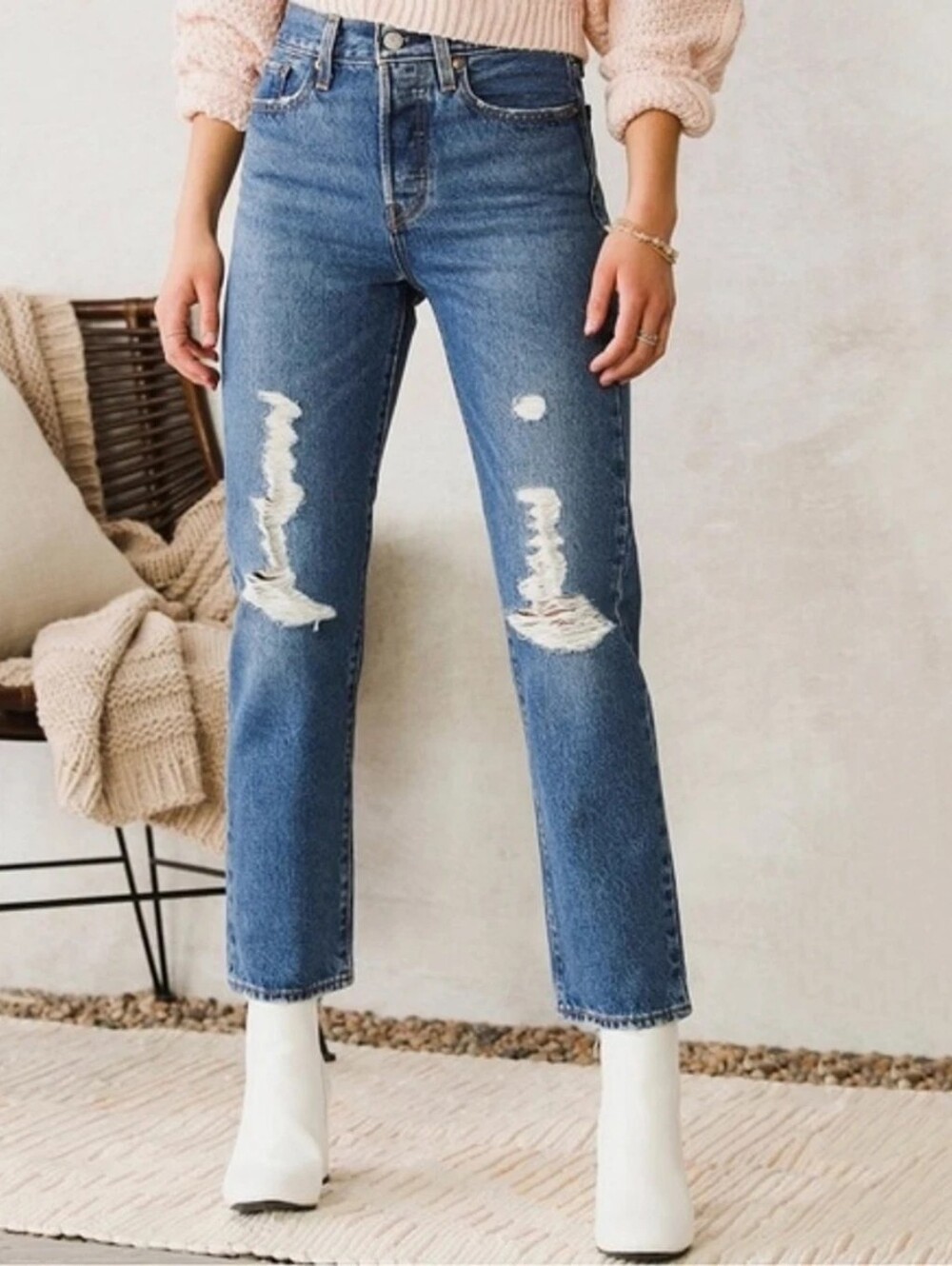 NWT Levi’s Wedgie Straight Distressed High Rise Button Fly Jean Sz 25 Inseam 26"